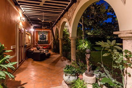 Amora Karina Vacation Rental 17